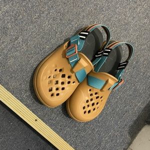 Chaco Chillos clog